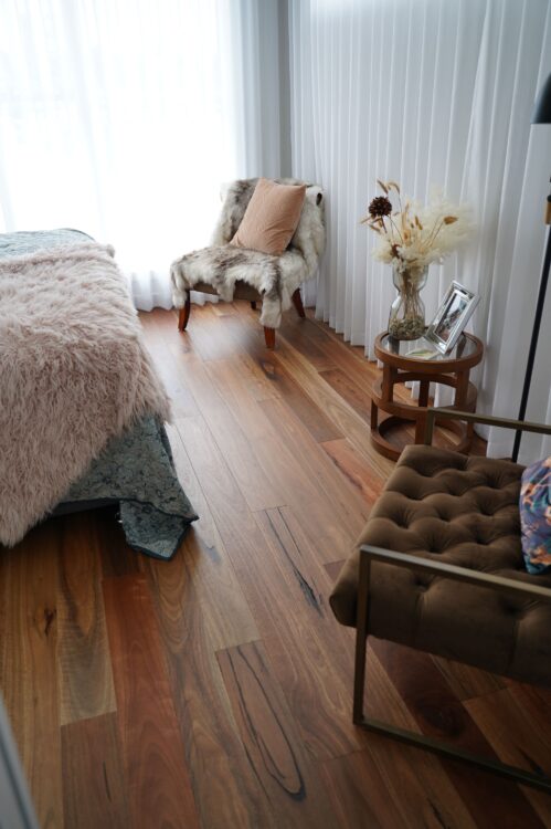 Fiddleback Australian Hardwood Rustic Spotted Gum engineered timber installed room example