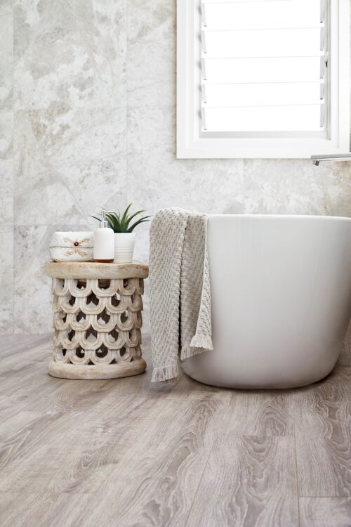 Kronoswiss Aquastop Helsinki laminate installed room example