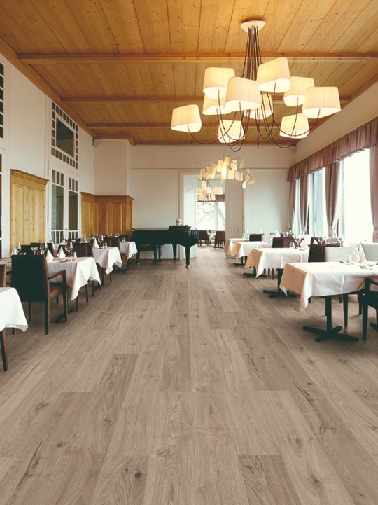 Kronoswiss Aquastop Moon laminate installed room example