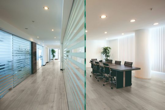 Kronoswiss Aquastop Rock laminate installed room example