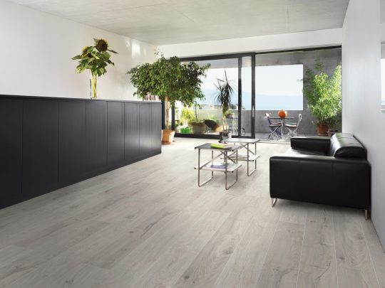 Kronoswiss Aquastop Snow laminate installed room example