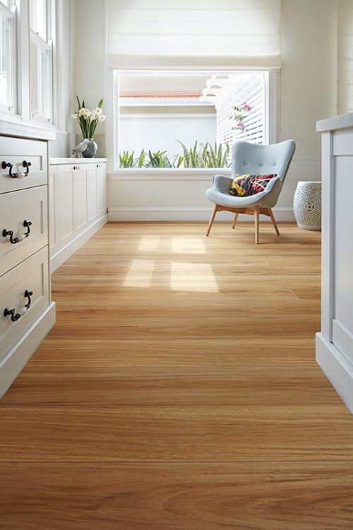 Oakleaf Laminate Blackbutt laminate installed room example