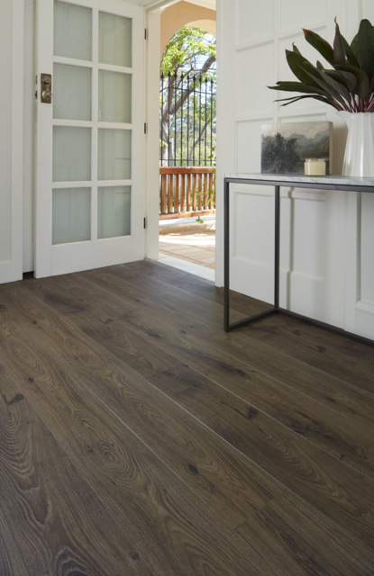 Oakleaf Laminate Tawny Oak laminate installed room example
