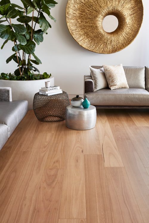 Oakleaf HD PLUS Blackbutt laminate installed room example
