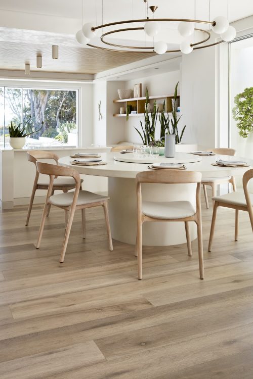 Oakleaf HD PLUS Delta Sand laminate installed room example