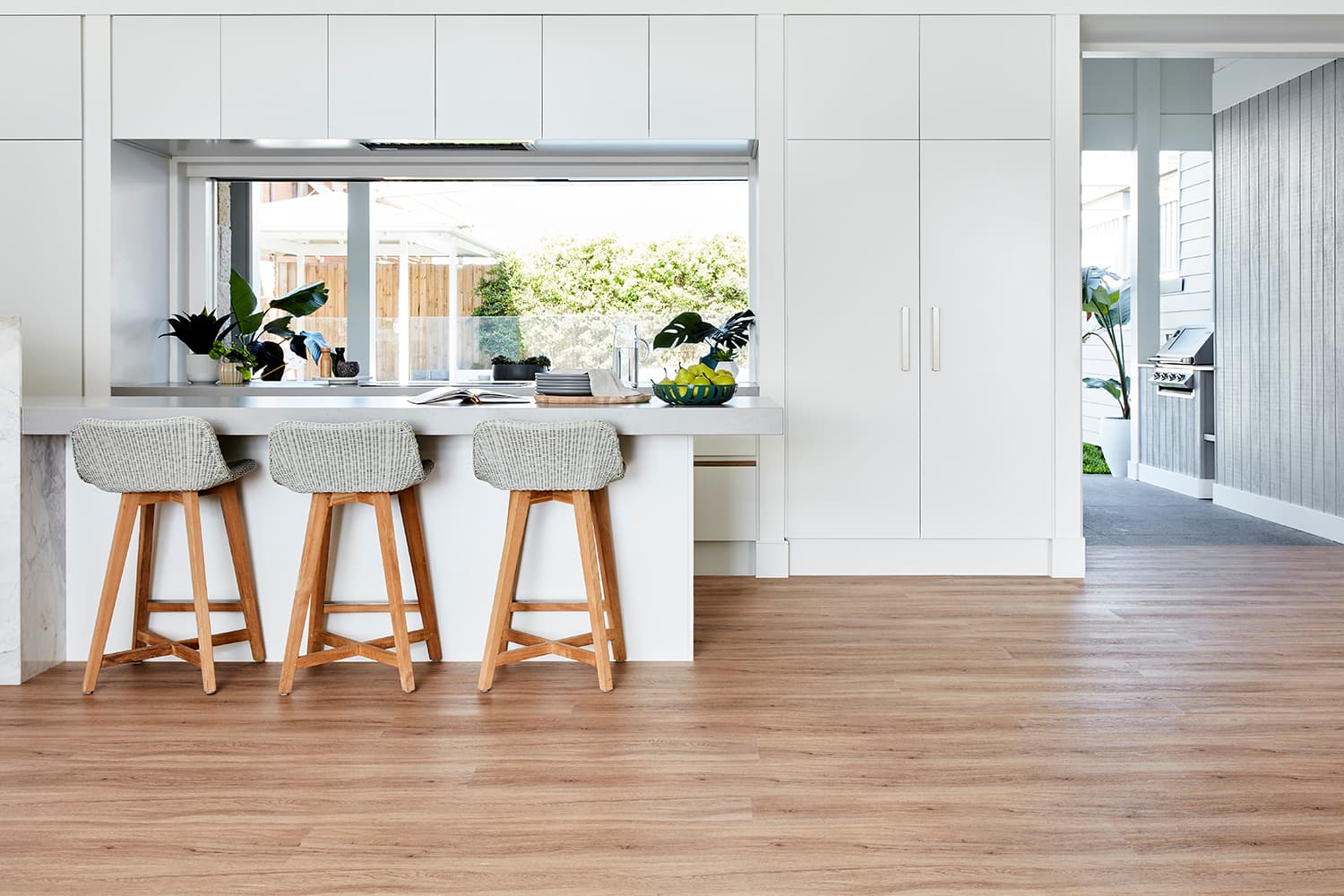 Ultimo Luxury Vinyl Plank Valencia vinyl flooring colour swatch
